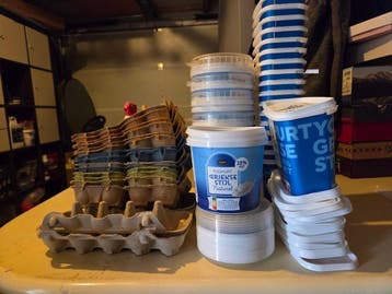 Gratis 1 liter emmertjes met deksel