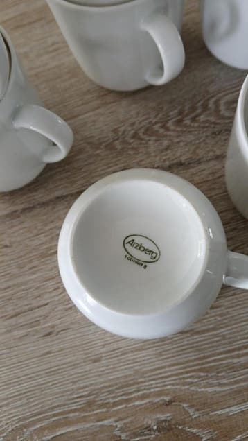 8 Arnzberg mokken gratis af te halen