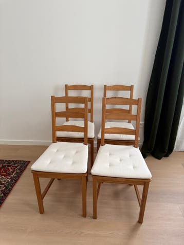 4 Ikea-stoelen weg te geven
