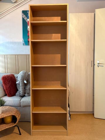 Houten boekenkast GRATIS!