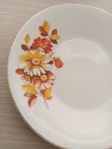 Servies met bloemen motief