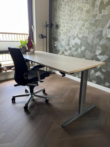 Handmatig verstelbaar bureau 180x80 (gratis)