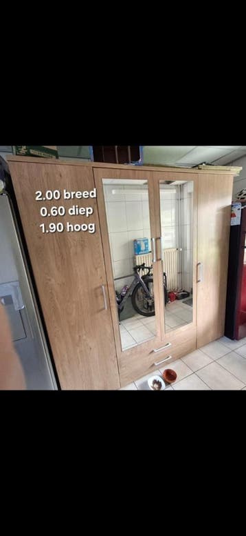 Kledingkast met spiegels