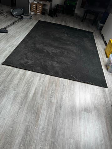 Stuk tapijt ruim 210cm bij ruim 270cm (incl gebruikssporen)