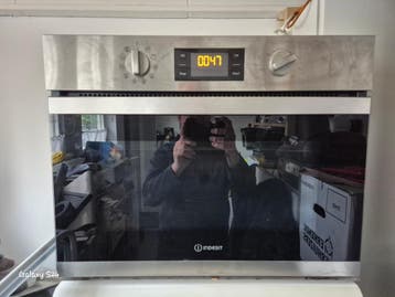 Indesit Combi Magnetron en Hetelucht Oven - Gratis Afhalen