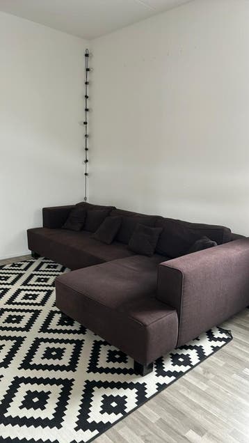 Gratis af te halen: Bruine stoffen bank met chaise longue