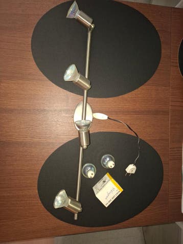 Gratis lamp met spotjes erbij