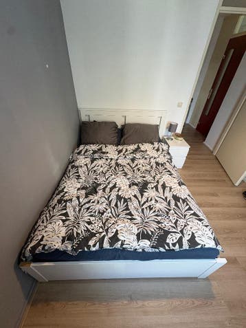 Bedframe en matras 140x200
