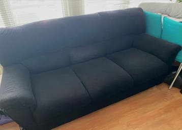Comfortabele zwarte driezitsbank