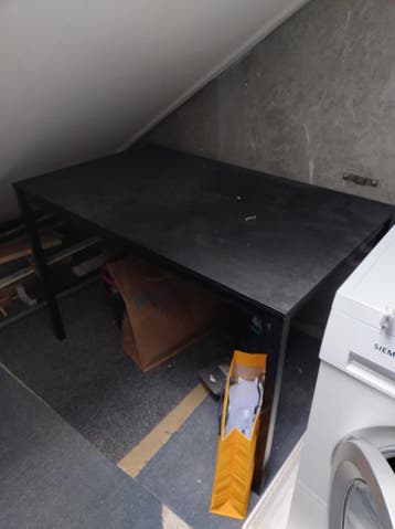 Zwarte IKEA tafel SANDSBERG