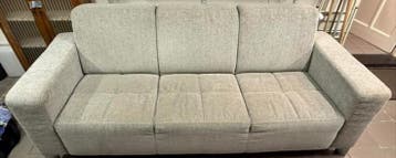 Comfortabele driepersoonsbank beige crème kleur