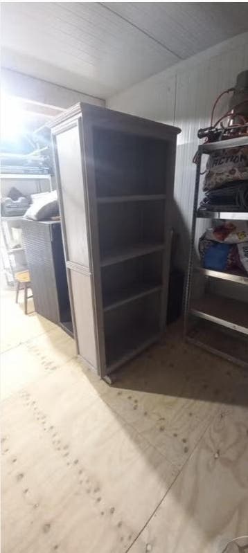 Mooie oude houten massief boekenkast, gratis!