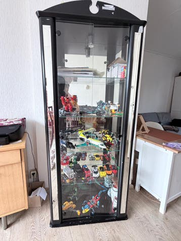 Wijnkast, gratis. Zelf ophalen.
