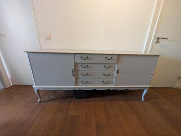 Dressoir/ kast gratis af te halen