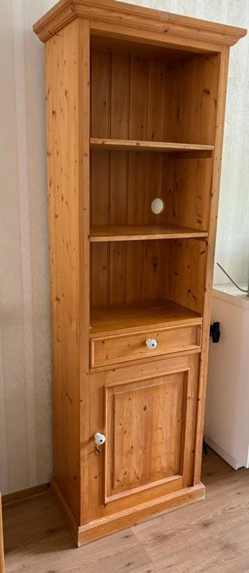 Grenen kast