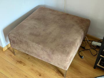 Gratis af te halen, taupe kleurige hocker chroom pootjes