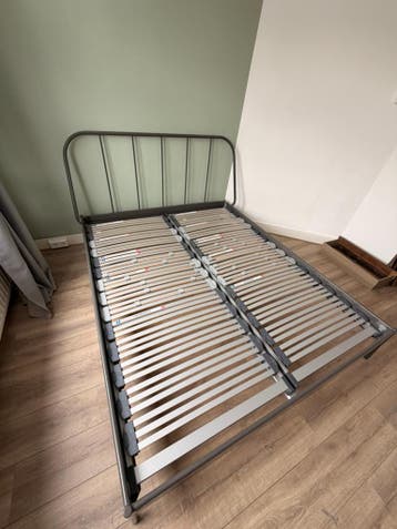 Ikea bed grijs metaal Gratis ophalen
