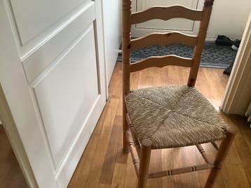Stoel met rieten zitting, gratis