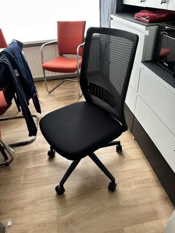 mooie bureau stoel    nog nagenoeg nieuw !!