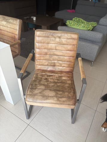 3 industriële eetkamerstoelen met leer en metaal