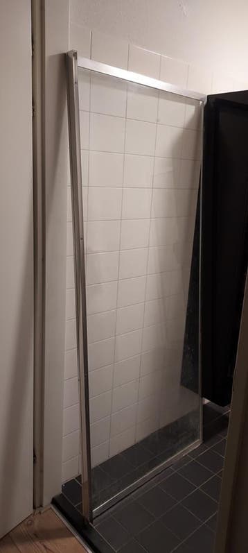 Douchewand + Douchedeur van glas
