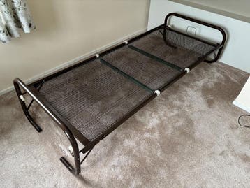 Spiraalbed  met onderschuifbed inclusief 2 matrassen 80x190