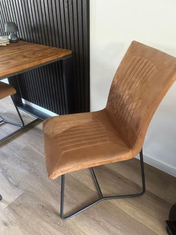 Eetkamerstoel Cognac bruin met metalen onderstel