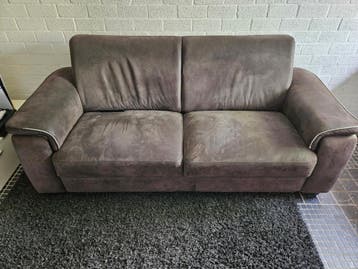 Comfortabele tweepersoonsbank - Bruin stof