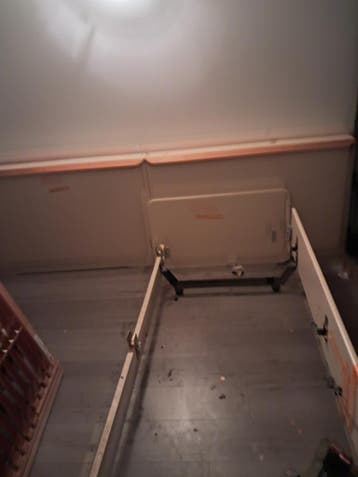 Gatis zwee persons bett zwee ker 90cm electrich laden boden.