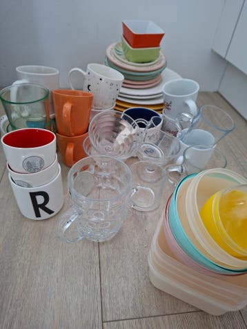 Servies gebruikt zsm gratis ophalen Almere Poort