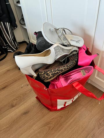 Gratis schoenen maat 38 o.a. guess en ralph lauren