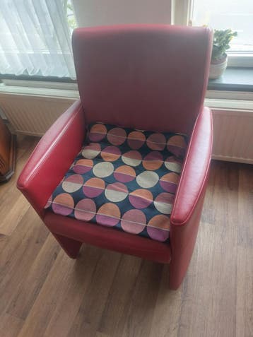 2 stoelen zie foto's in goeie staat