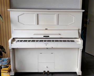 Originele Ritmuller piano met bijpassende pianokruk -