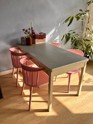 Knutsel-/bureau tafel met 2 lades.