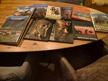 Grote collectie reisgidsen en boeken (10 stuks) Z.g.a.n