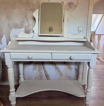 GRATIS AF TE HALEN! Prachtige kaptafel in Antique White