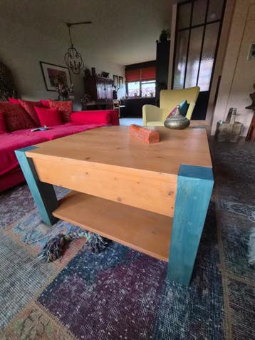 Bank, 2 fauteuils en salontafel gratis af te halen