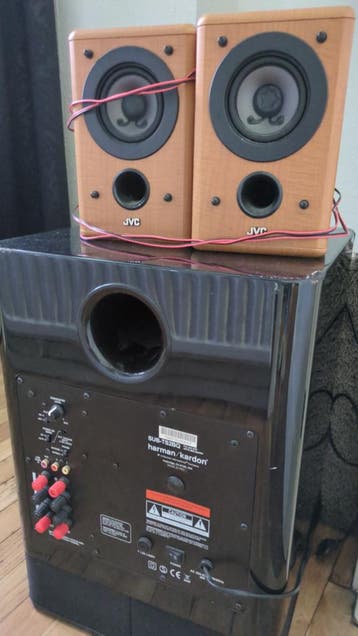 Gratis Harman kardon subwoofer en jvc boxen met gebreken!
