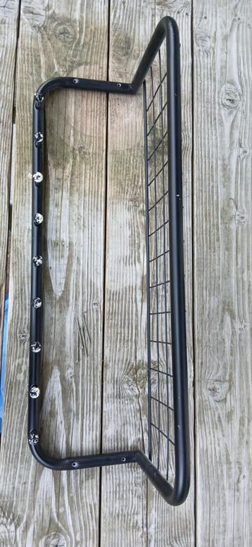 Gratis zwart metalen wandkapstok
