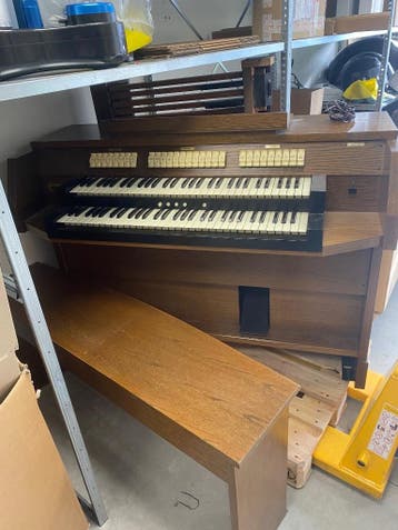 Orgel Omegan 8000