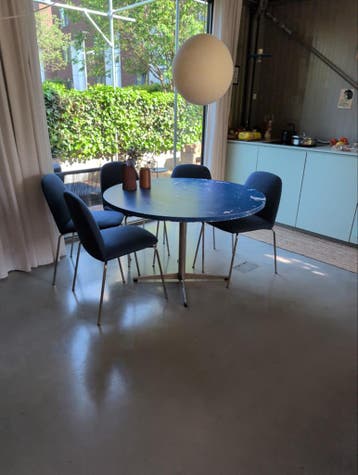 GRATIS RONDE TAFEL120cm  MET 6 STOELEN BLAUWE