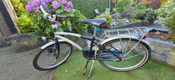 Batavus jongens fiets - 24 inch. Gebruikt, redelijke staat.