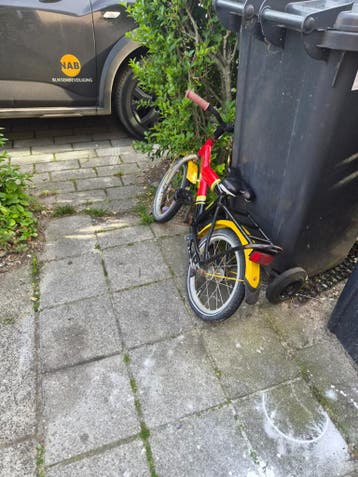 Kinderfiets rood/geel - Gebruikt
