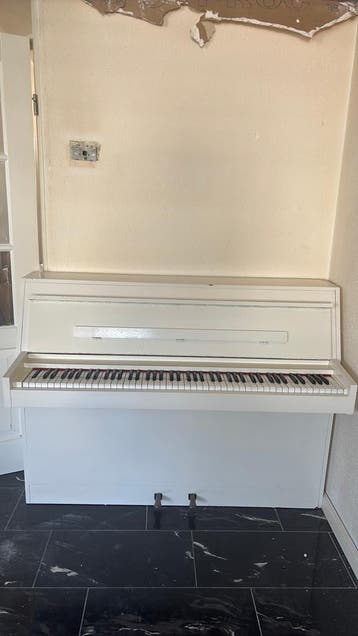 Piano moet deze maand weg! Gratis af te halen!