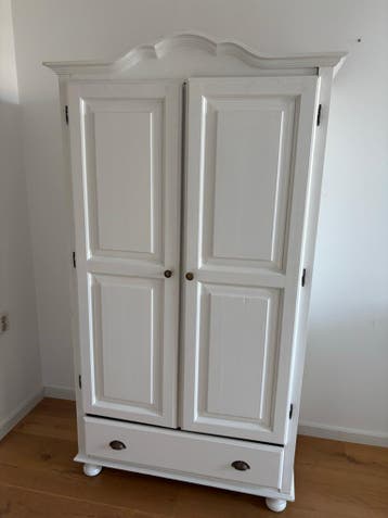 31/5 GRATIS HALEN! Witte kledingkast met lade en hangruimte