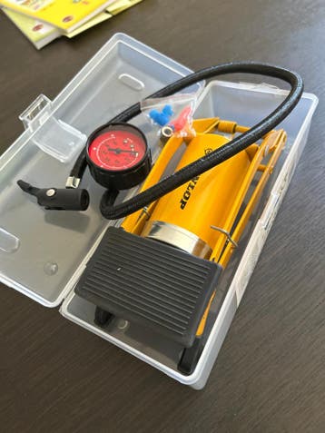 Dunlop voetpomp met drukmeter (defecte slang)