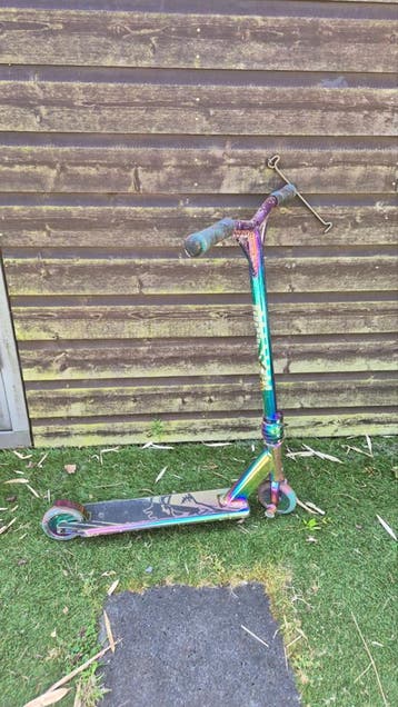 Stuntstep Team Dogz - Chroom/Olie Slick gratis!