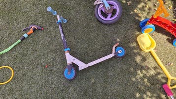 Gratis 2 stepjes, 1x loopfiets klein, 1x loopfiets groot