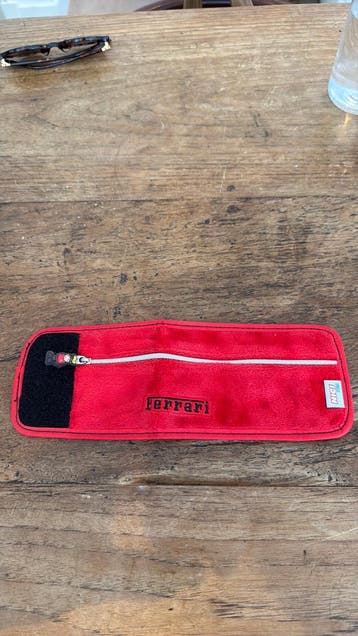 Ferrari - etui / tasje / portemonnee - Gratis