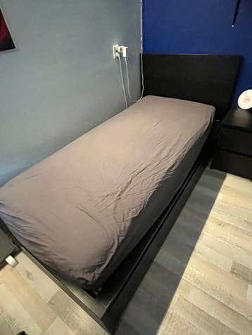 IKEA MALM bed 90 x 200 met opberglades en matras